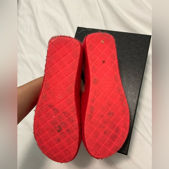 Chanel 2022 Interlocking CC Logo Slides red - Picture 2 of 15